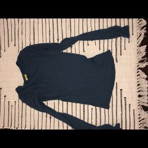 Thin blue long sleeved sweater